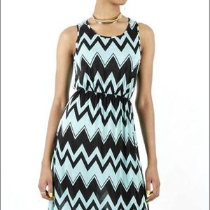 Bundle Chevron Print Dress & necklace Set