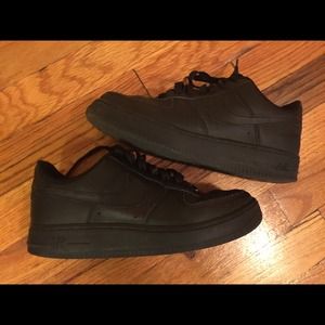 Black Air Force 1's Nike