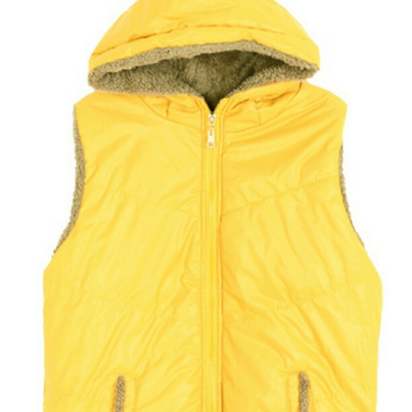 ⇩Reduced⇩Hooded sleeveless jacket in yellow - Picture 3 of 3