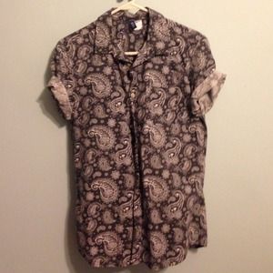 H&M Unisex Gray Paisley Print Button Up