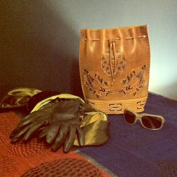 GENUINE LEATHER..Hand crafted purse - Picture 4 of 4