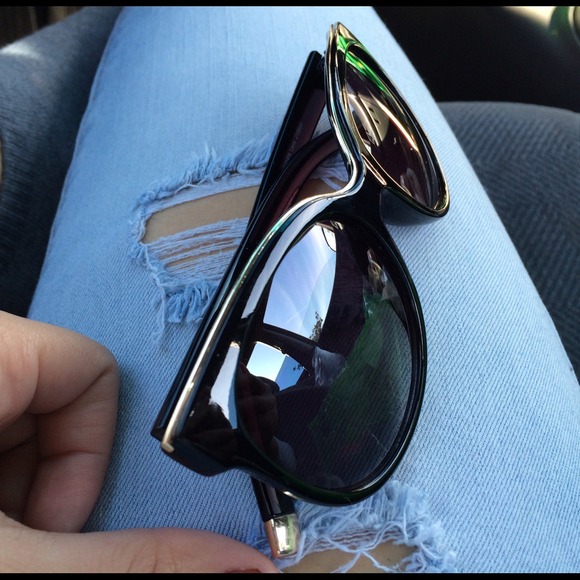 Sunglasses - Picture 2 of 3