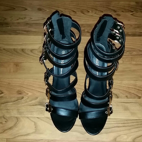 Diva black heels