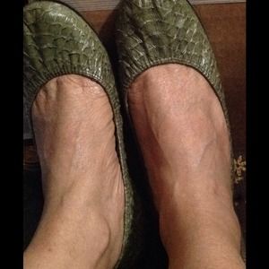 Not for sale Lavin shoes.