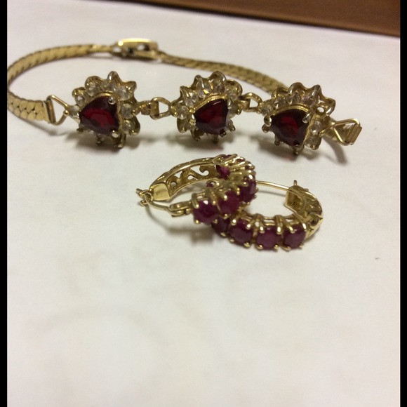 🆕listing Ruby and gold set
