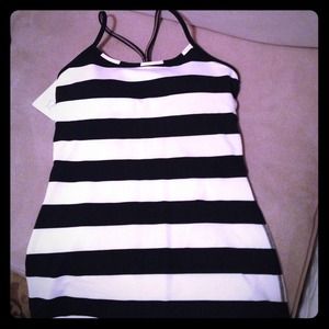 NWT Lulu Power Y Tank