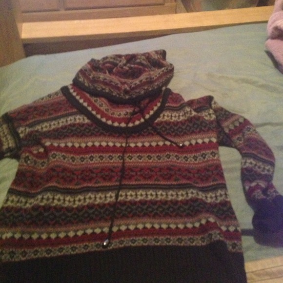 Tribal pullover