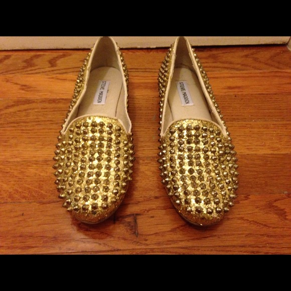 Steve Madden Shoes - Steve madden Gold Flats!!