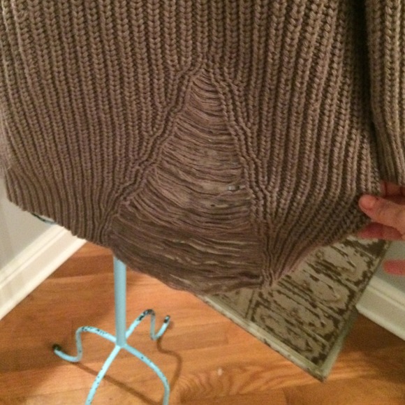 GYPSY 05 shred off shoulder sweater - Picture 2 of 4