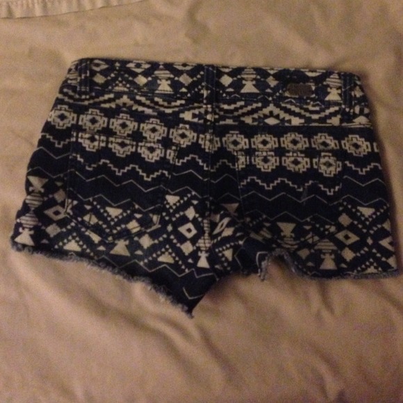 Aztec shorts! - Picture 2 of 2