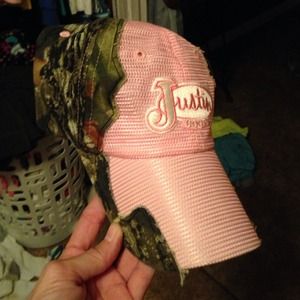 Justin hat