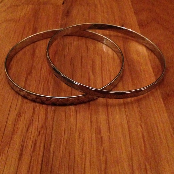 Silver bangle bracelets - Picture 1 of 2