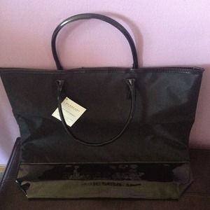 Burberry fragrance Black Bag for women Brand New!