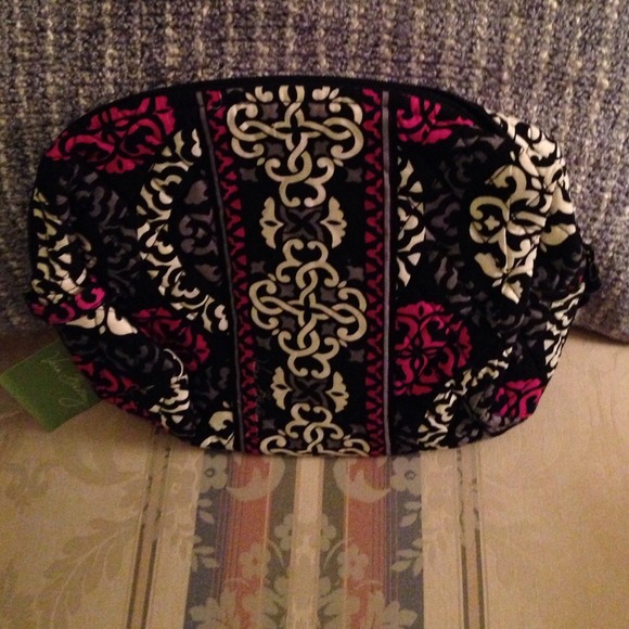 Vera Bradley large cos  bag in Canterberry Magenta - Picture 3 of 3