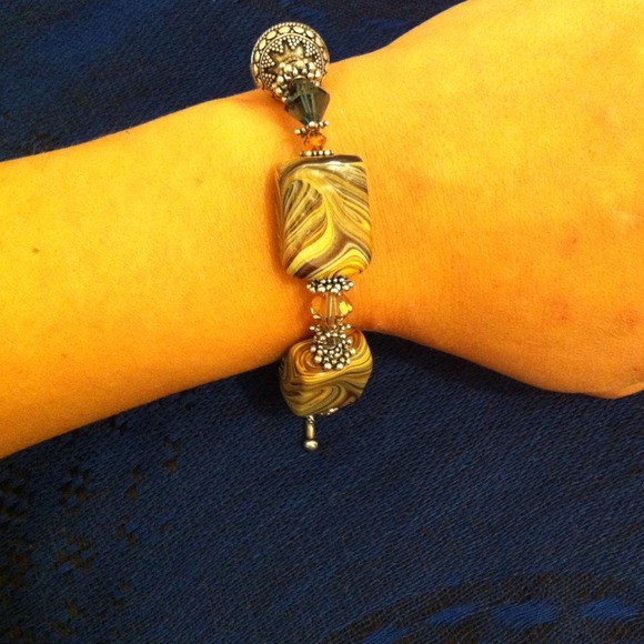 SOLD -    NWOT- professionally crafted with high end stones - Picture 4 of 4