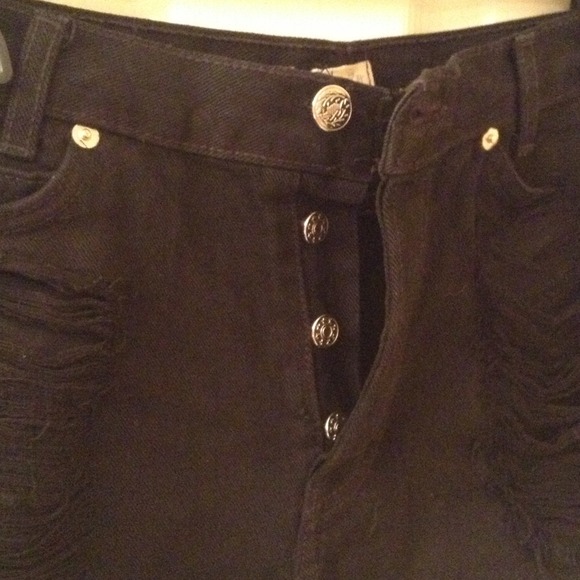 Brandy Melville Jean Shorts - Picture 3 of 4