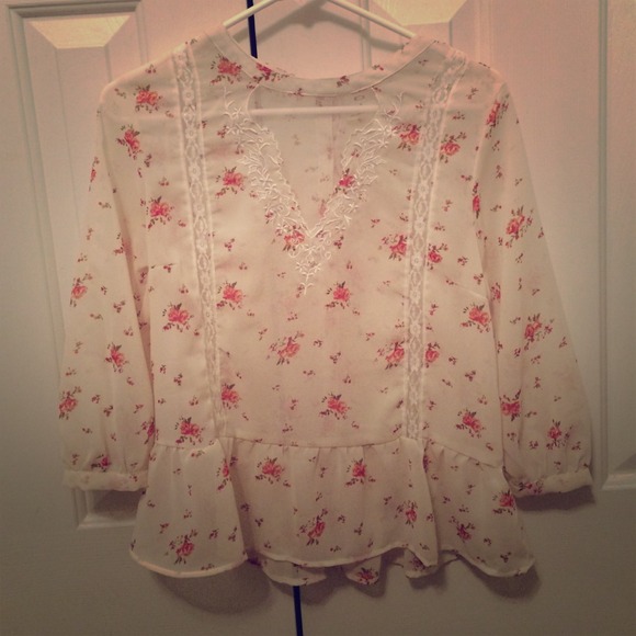 Flowered and laced shirt