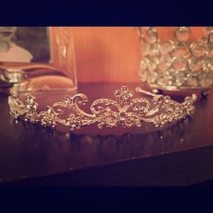 ❌SOLD❌Bel Aire Bridal tiara