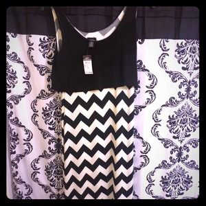 🔻 Reduced price🔻 nwt rue 21 chevron dress!!