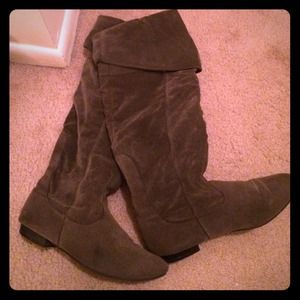Gray soft versatile boots