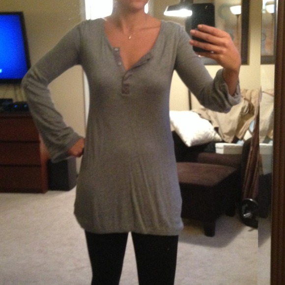 Gray Tunic Style Top w/ Bell Sleeves