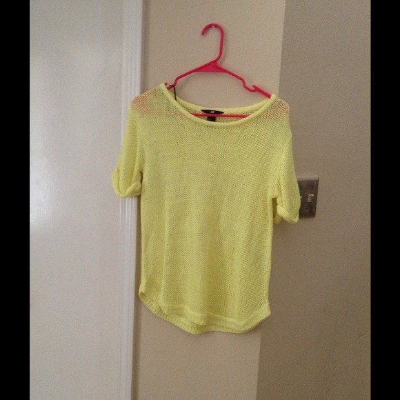 NWOT Yellow Short Sleeve Sweater
