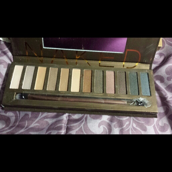 Nude eyeshadow