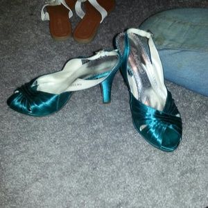 Teal heels