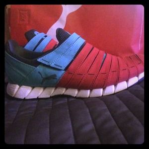 Very cute Puma tenis shoes