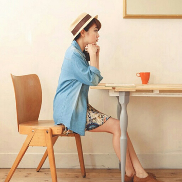 Long light wash demin shirt - Picture 2 of 4