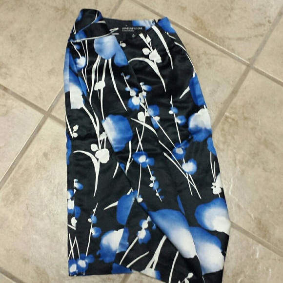 Pencil skirt