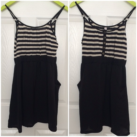 Button front dress with pockets.