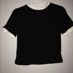 🙌SOLD ON VINTED🙌Black and white top