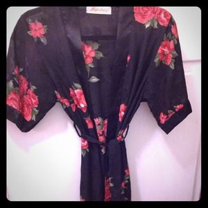 Beautiful robe with satin like new.