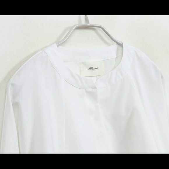 Round collar chiffon loose fit shirt in white - Picture 2 of 4
