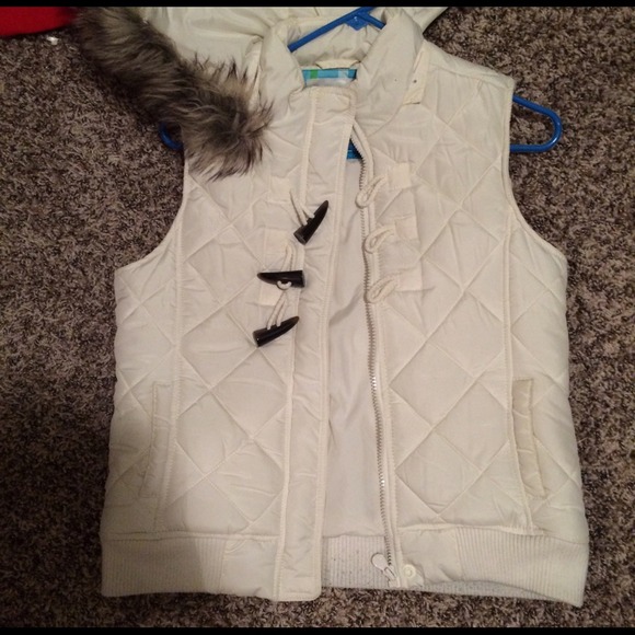 White vest!