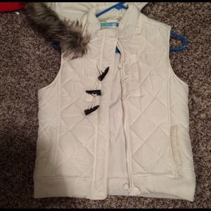 White vest!
