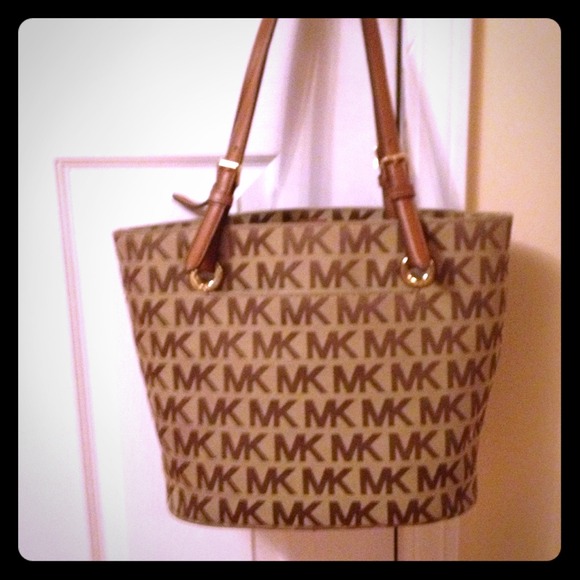 MK bag ! Authentic!