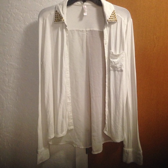 Cream Long sleeve shirt. Xhilaration