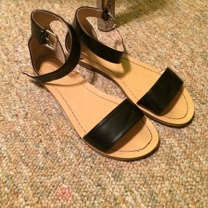 NINE WEST BLACK SANDLES