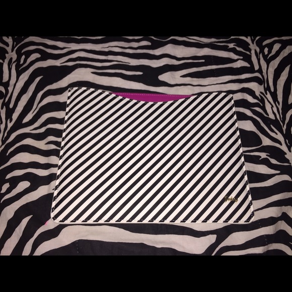 💞Juicy Couture IPad cover💞