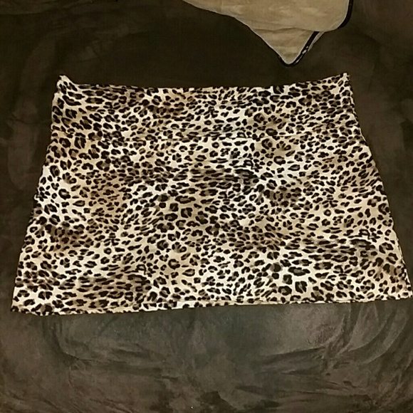 Cute leopard skirt