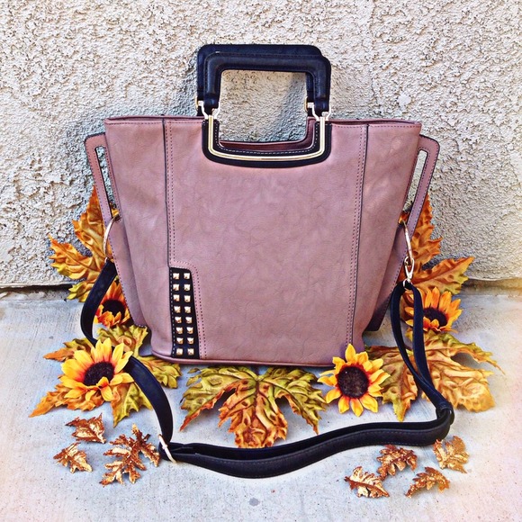 Handbags - ❗️🚫SOLD IN BUNDLE❗️Marvel Mauve Handbag