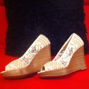 REDUCED🎉🎉Beige Wedges🎉🎉