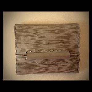‼️sold‼️Louis Vuitton Epi Leather trifold wallet