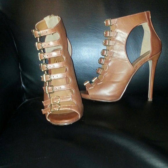 High heel sandals