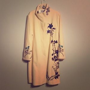 Moms estate; beautiful wool coat