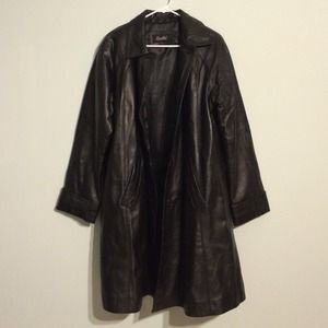 Moms estate; another pristine leather coat