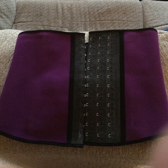 Waist trainer. XL 3 hook