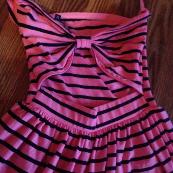 Pink Stripes - Picture 3 of 3